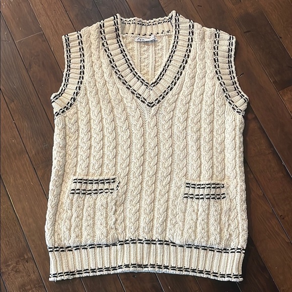 Zara cable knit sweater vest Cream Black whip stitch details V-neck Women’s S - Picture 2 of 10